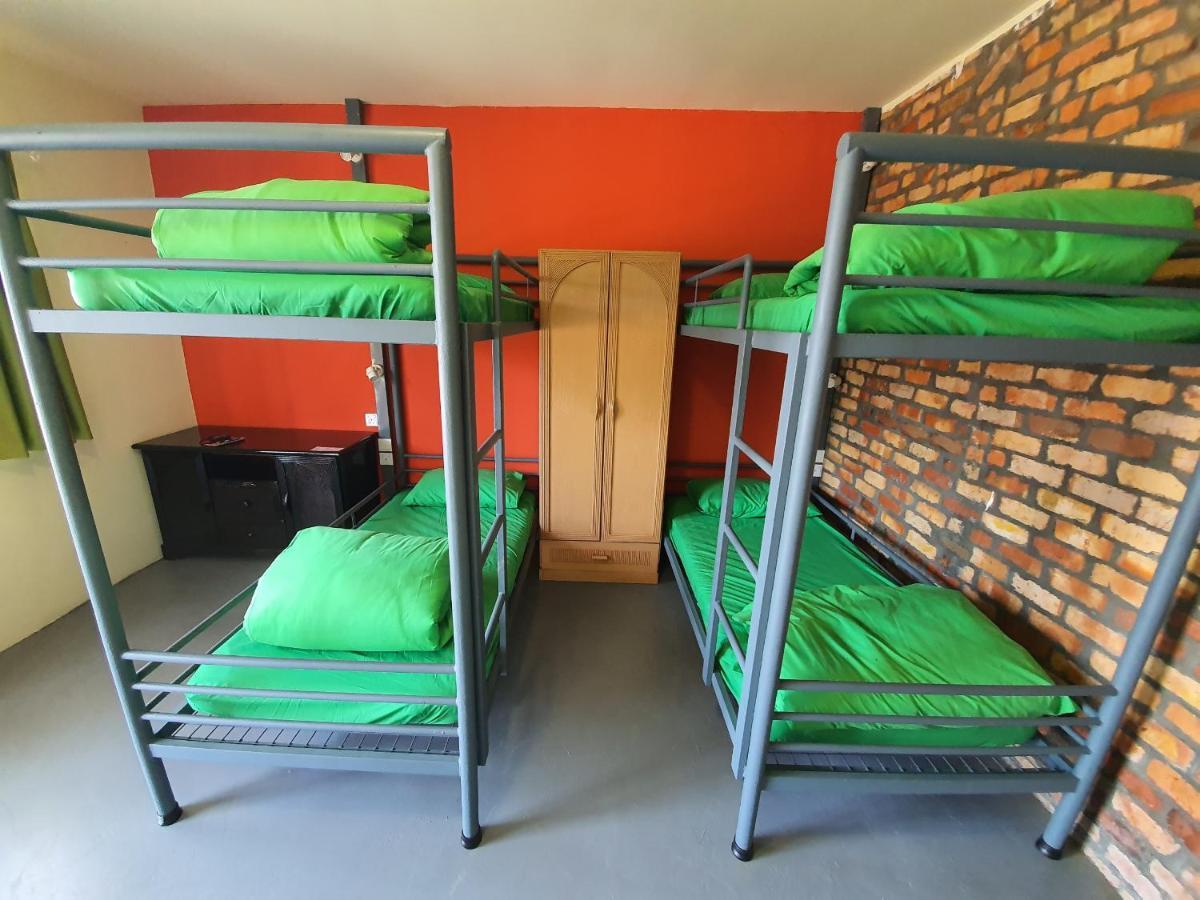 Spot On 90022 Segar Recreation Eco Park Hotel Петалинг Джая Екстериор снимка
